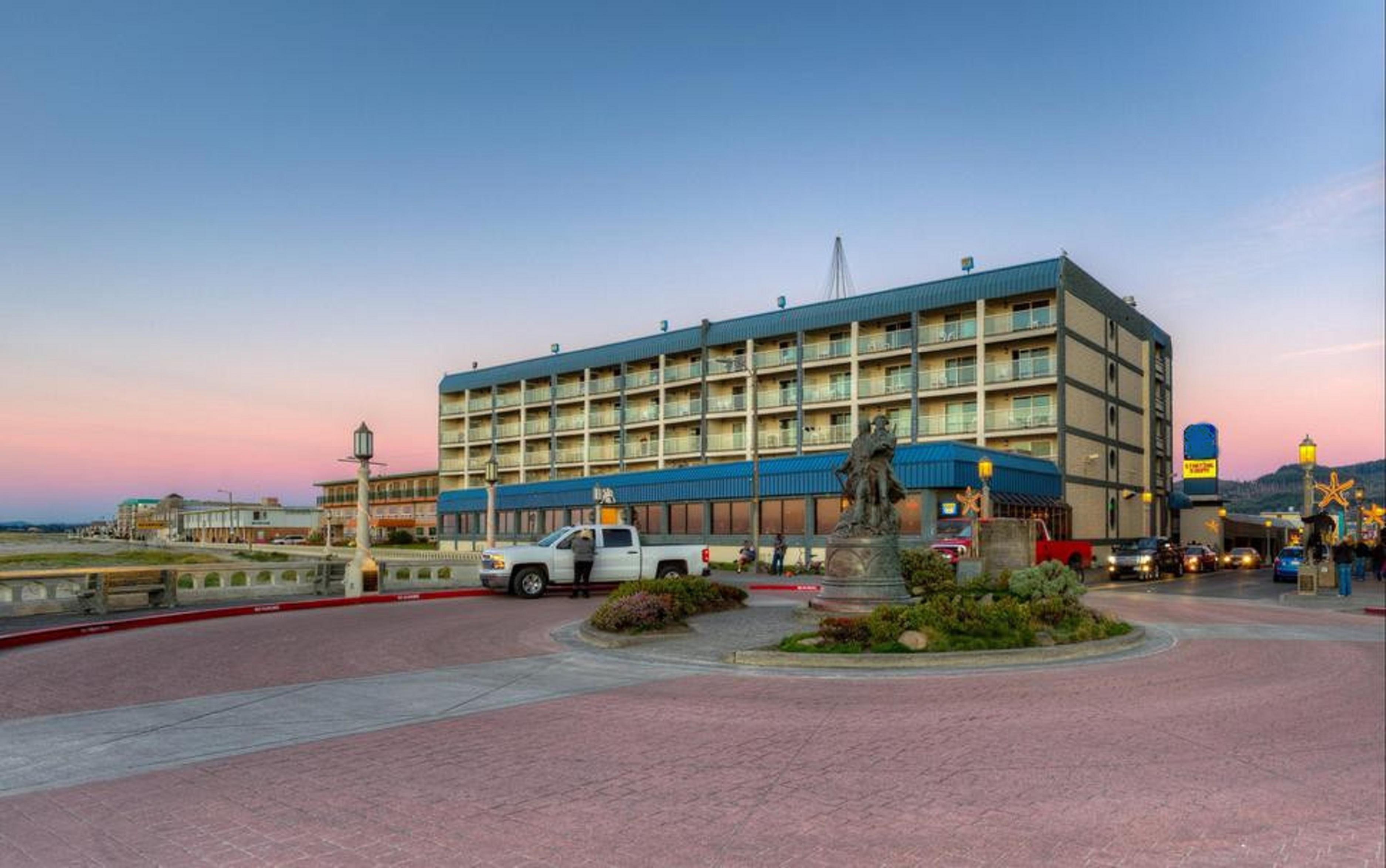 Promenade Inn & Suites Oceanfront ซีไซด์ ภายนอก รูปภาพ