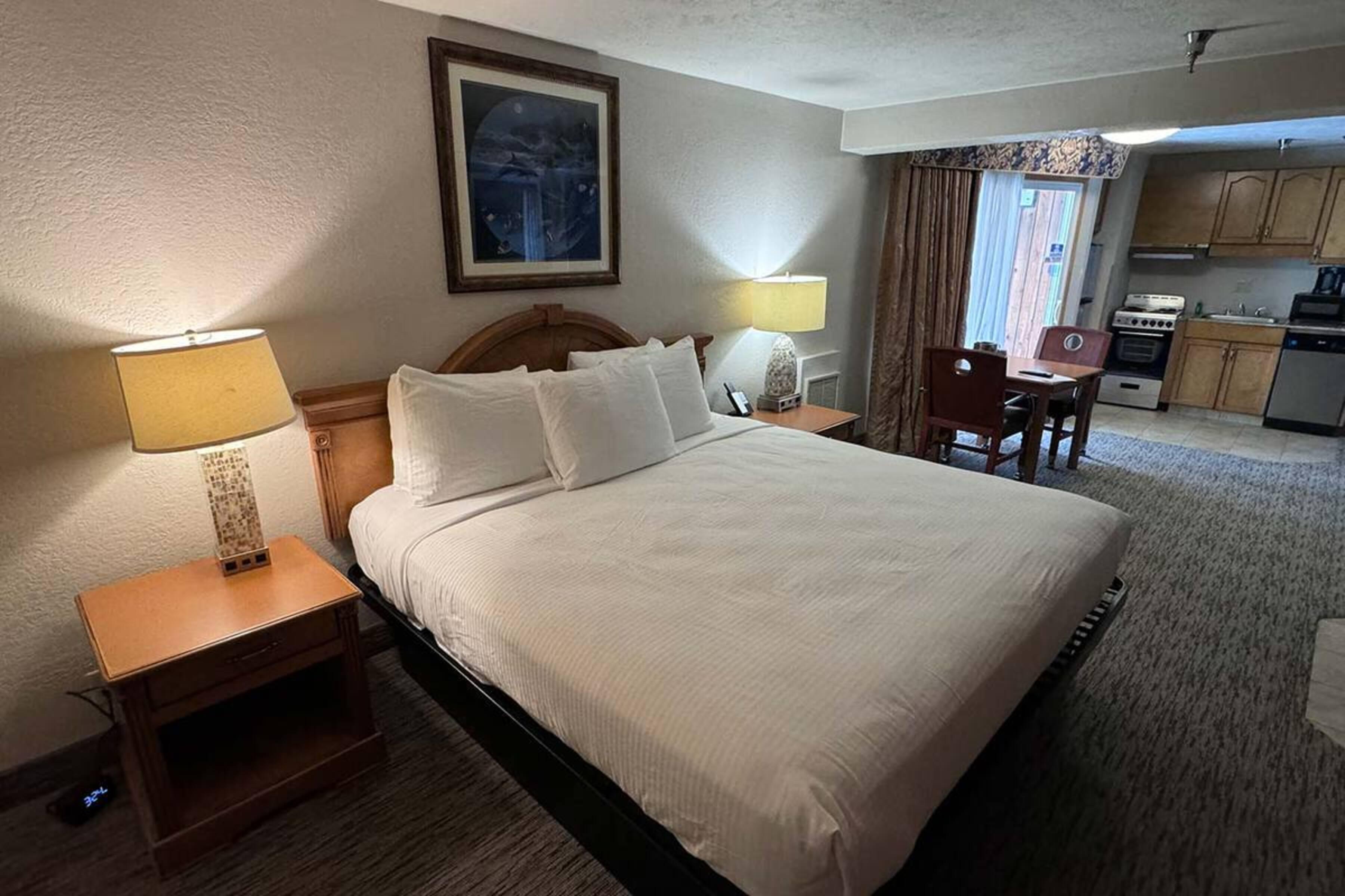 Promenade Inn & Suites Oceanfront ซีไซด์ ภายนอก รูปภาพ