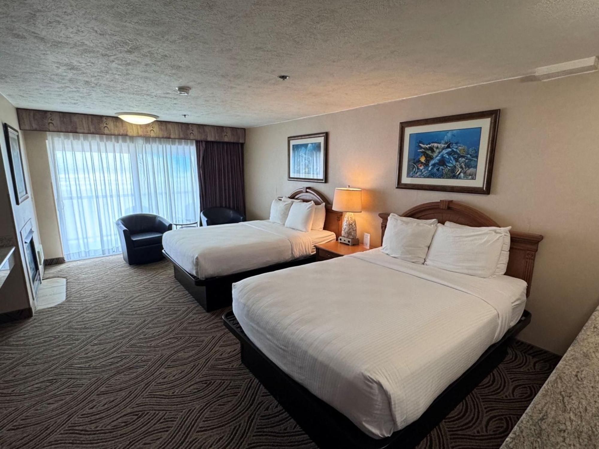 Promenade Inn & Suites Oceanfront ซีไซด์ ภายนอก รูปภาพ